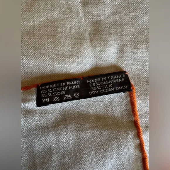 Hermes cream scarf - Picture 7 of 16